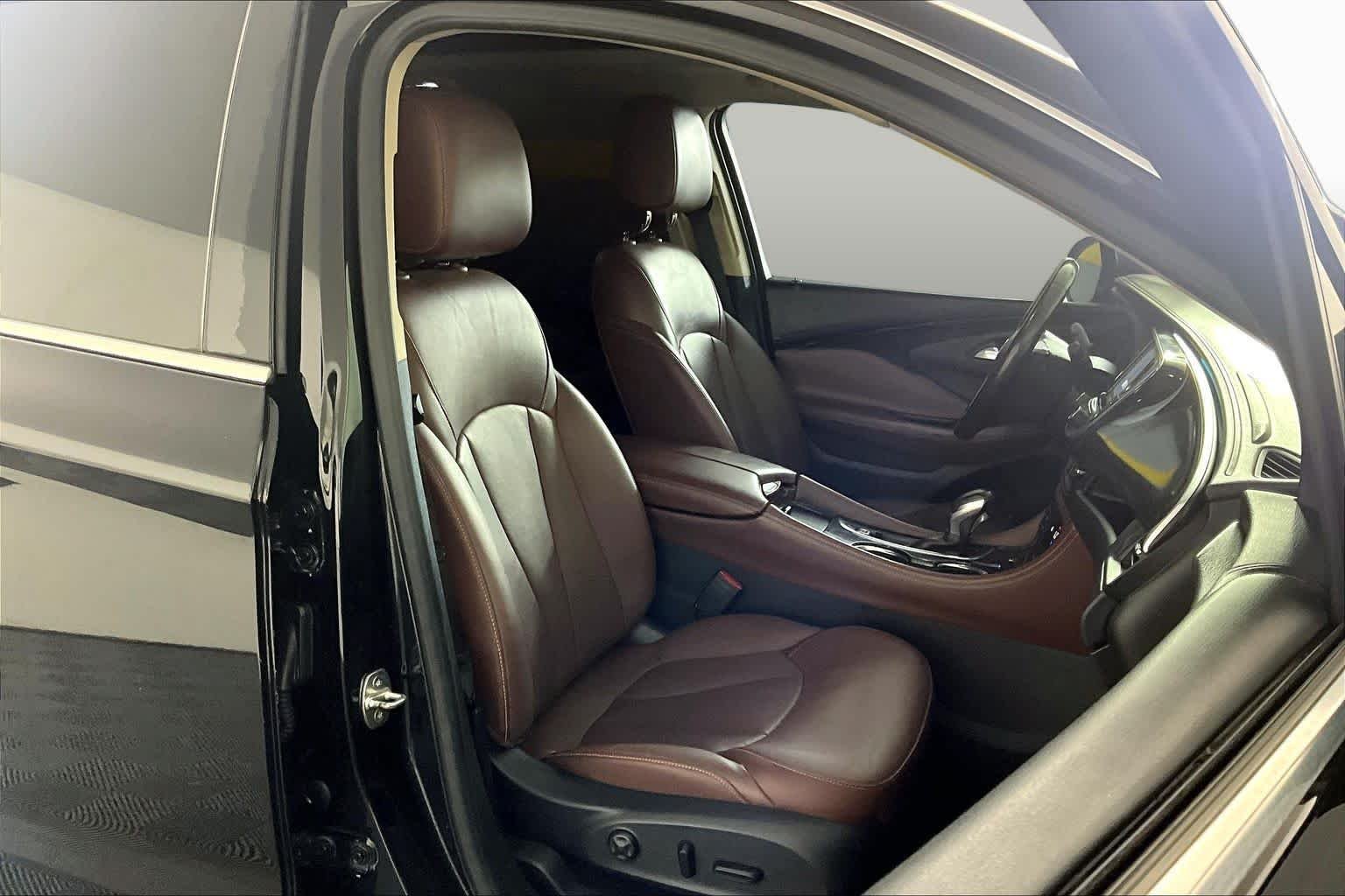 Used 2017 EBONY TWILIGHT METALLIC Buick Essence image 9