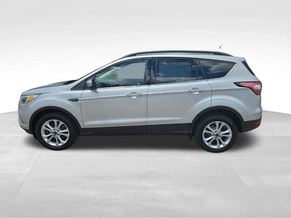 Certified Used 2018 Ingot Silver Ford SE image 9