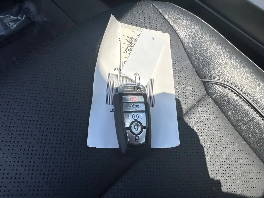 New 2026 Oxford White Ford Lariat image 48