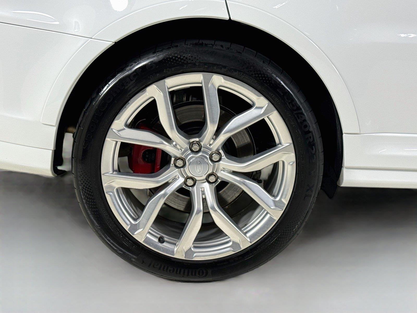 Used 2022 Fuji White Land Rover SVR image 41