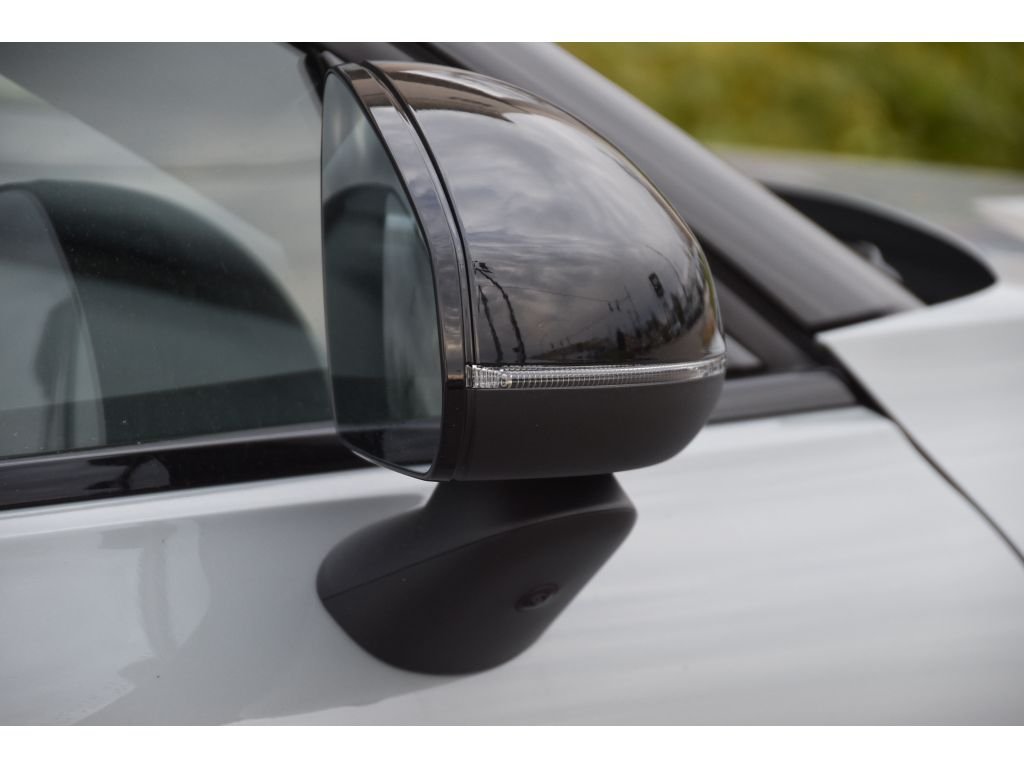 2026 Volvo EX30 Ultra - Photo 28