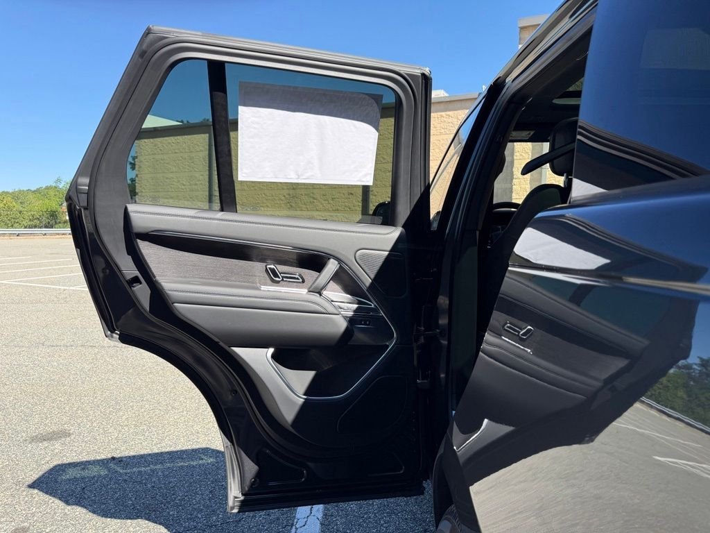 New 2026 Carpathian Grey LAND ROVER SE image 12