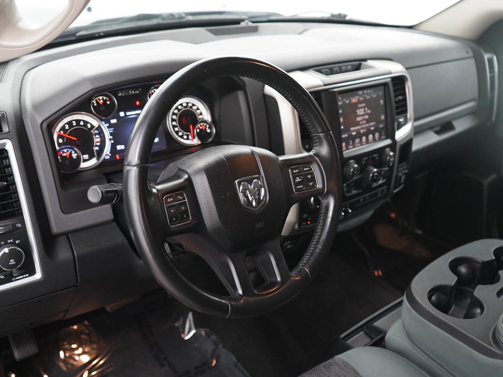Used 2016 Brilliant Black Crystal Pearlcoat Ram Big Horn image 19