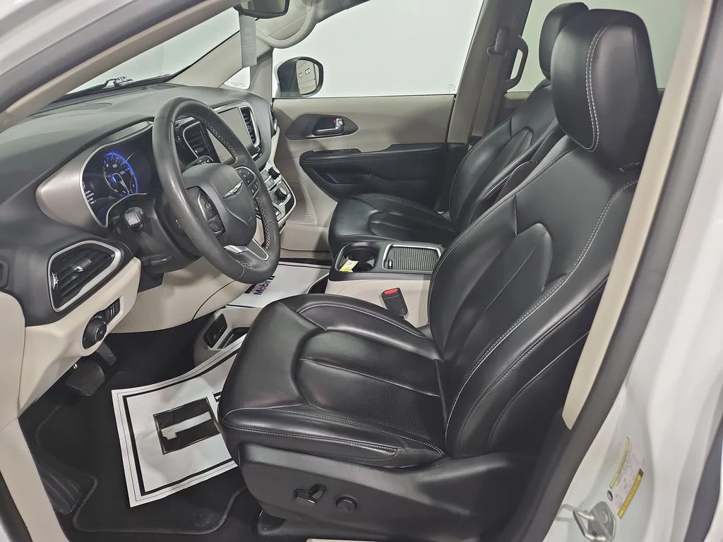 Used 2023 White Chrysler Touring L image 10