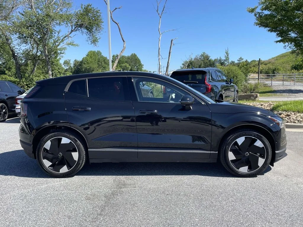 2025 Volvo EX30 Ultra - Photo 30