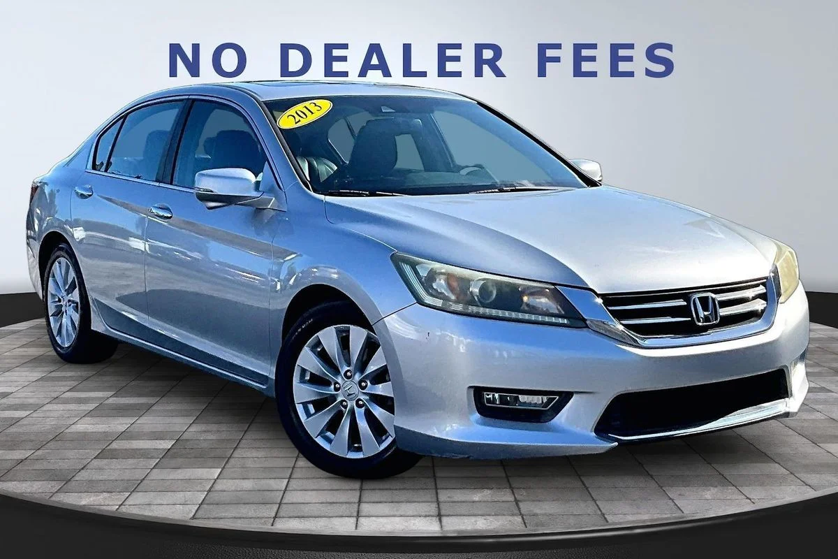 Used 2013 Silver Honda EX-L image 3