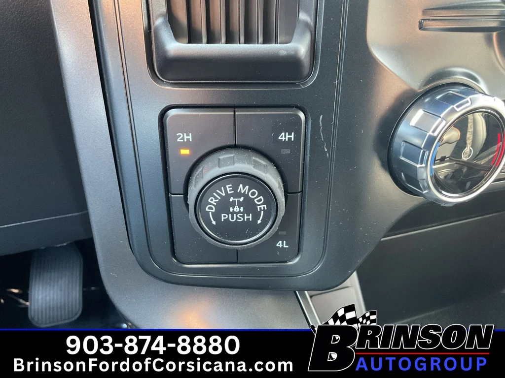 New 2026 Carbonized Gray Metallic Ford Tremor image 17