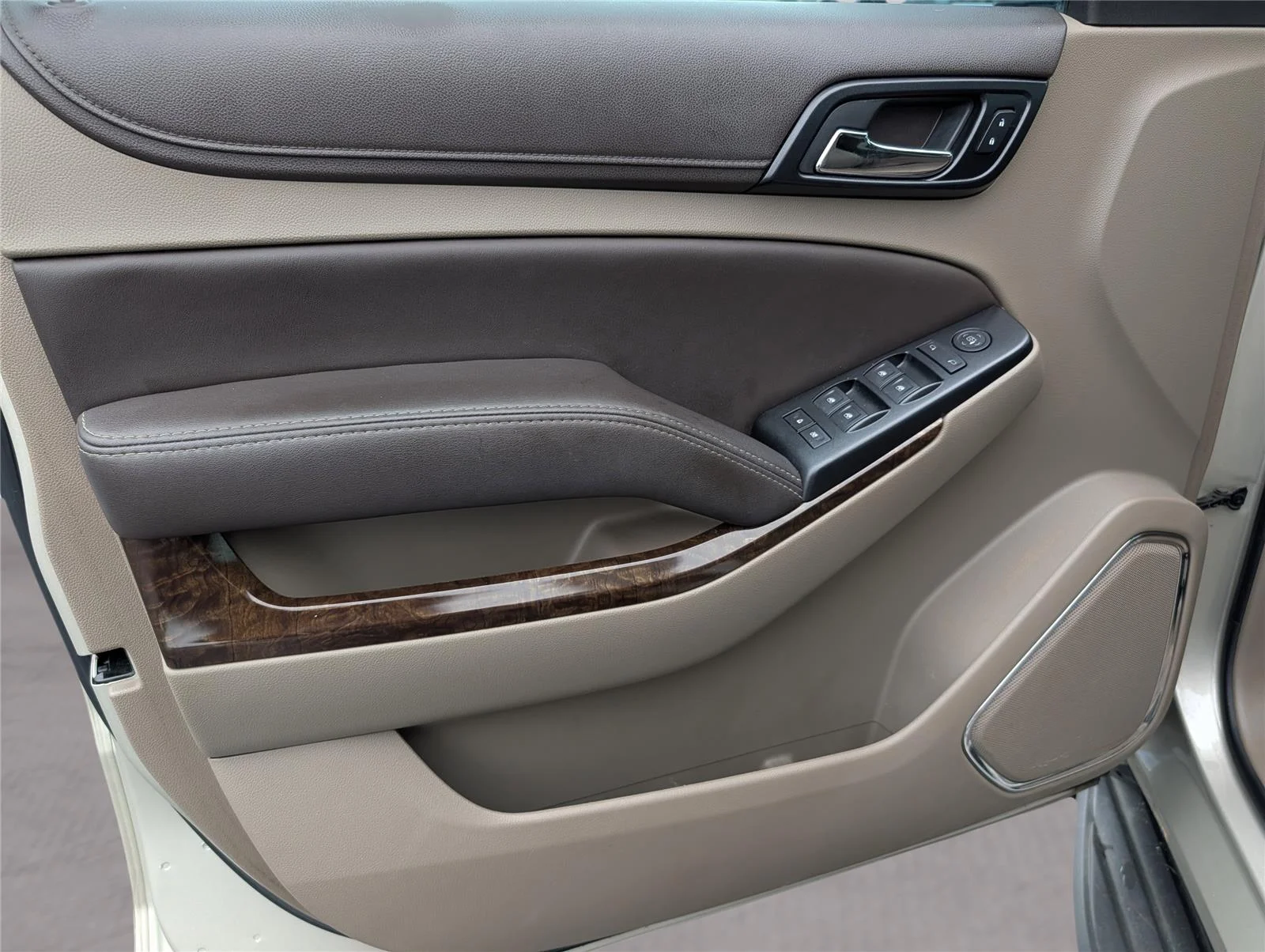 Used 2016 CHAMPAGNE SILVER METALLIC Chevrolet LS image 13