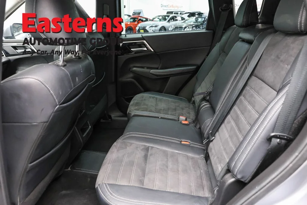 Used 2023 Silver Mitsubishi SE image 80