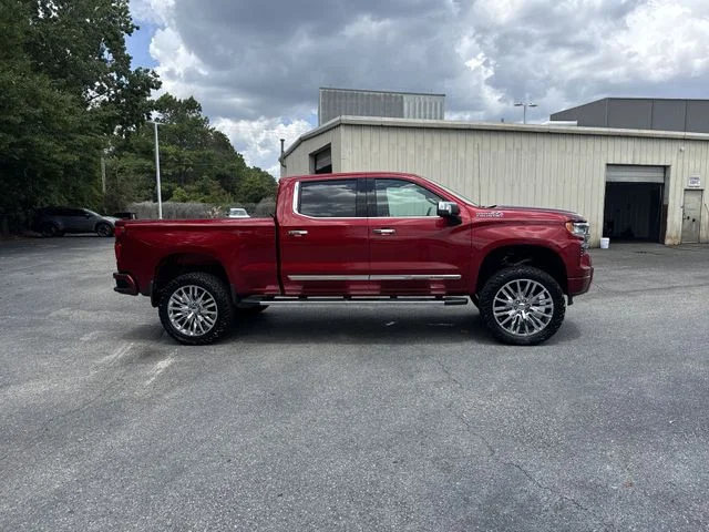 Used 2022  Chevrolet High Country image 4