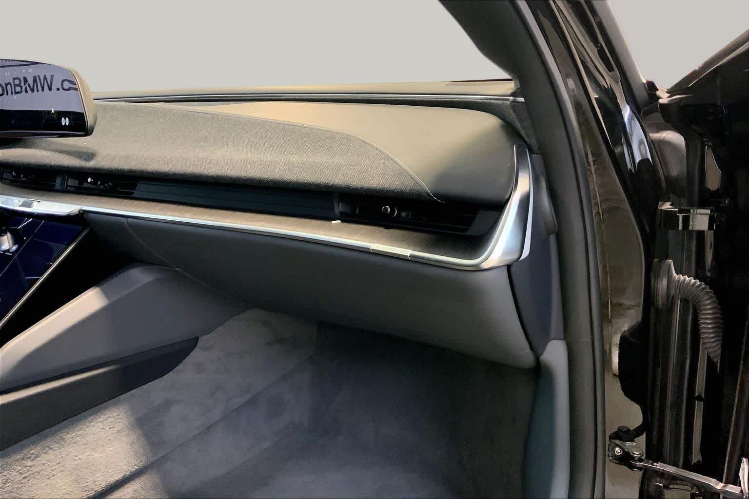 Used 2025 Quantum Grey Metallic Lucid Touring image 17