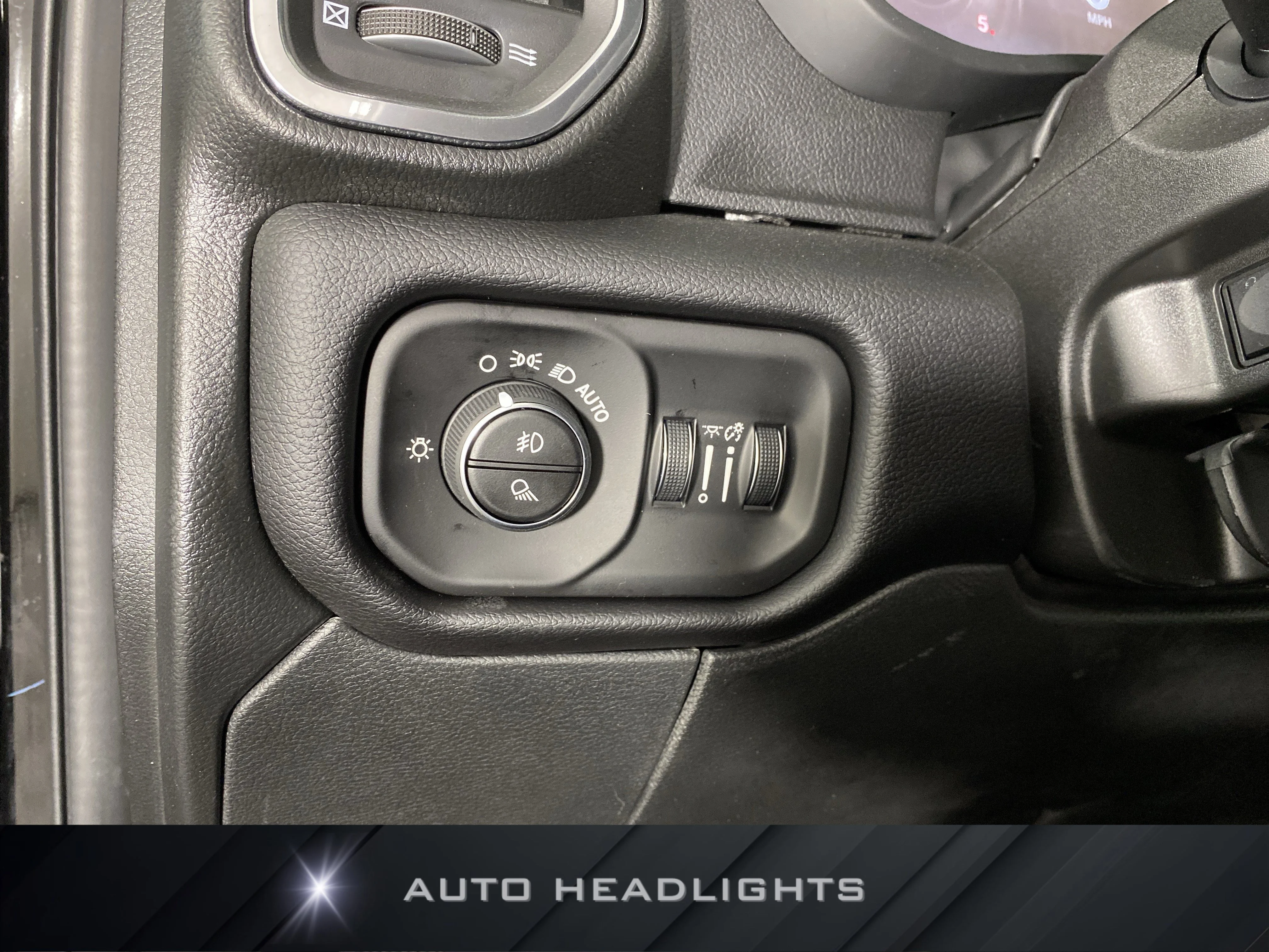 New 2026 Diamond Black Crystal Pearl-Coat Exterior Paint RAM Laramie image 24