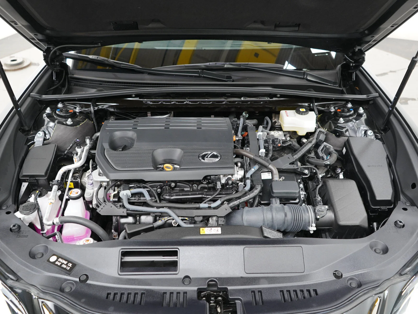 Used 2025 Obsidian Lexus 300h F SPORT Handling image 29