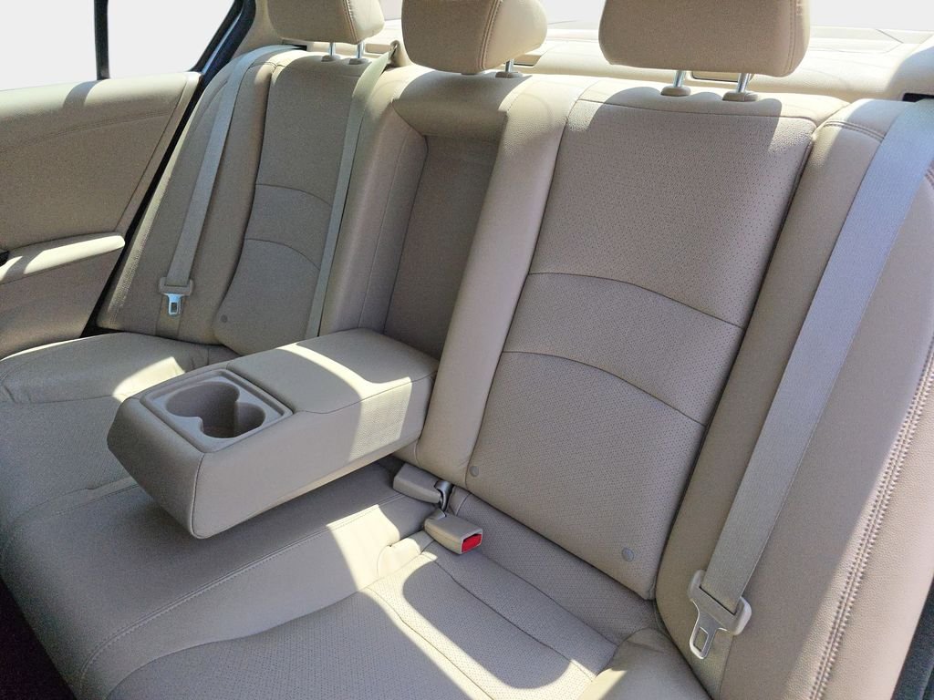 Used 2015  Honda EX-L image 16