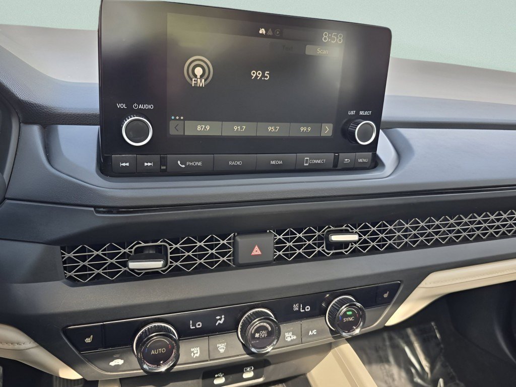 Used 2025 Radiant Red Metallic Honda SE image 5
