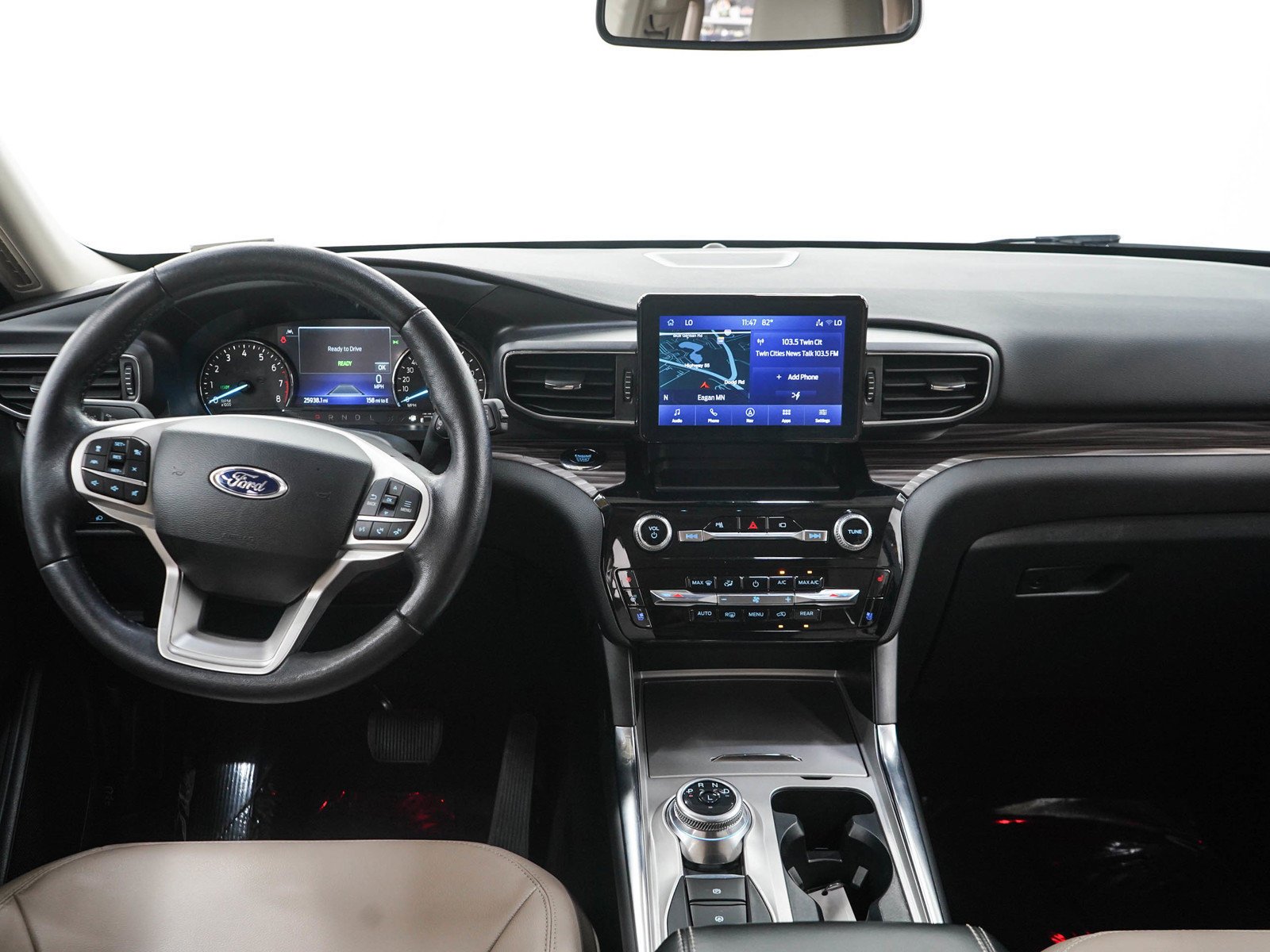 Used 2023  Ford Limited 4WD image 18