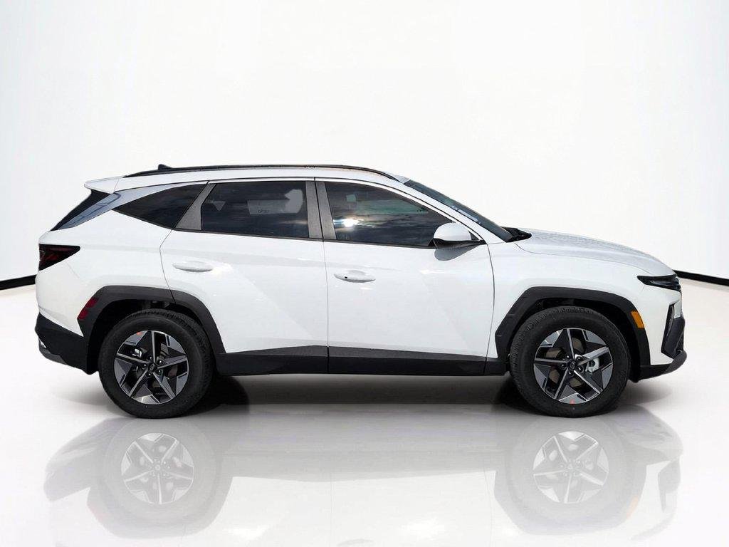 New 2026 White Hyundai SEL Plus FWD image 5