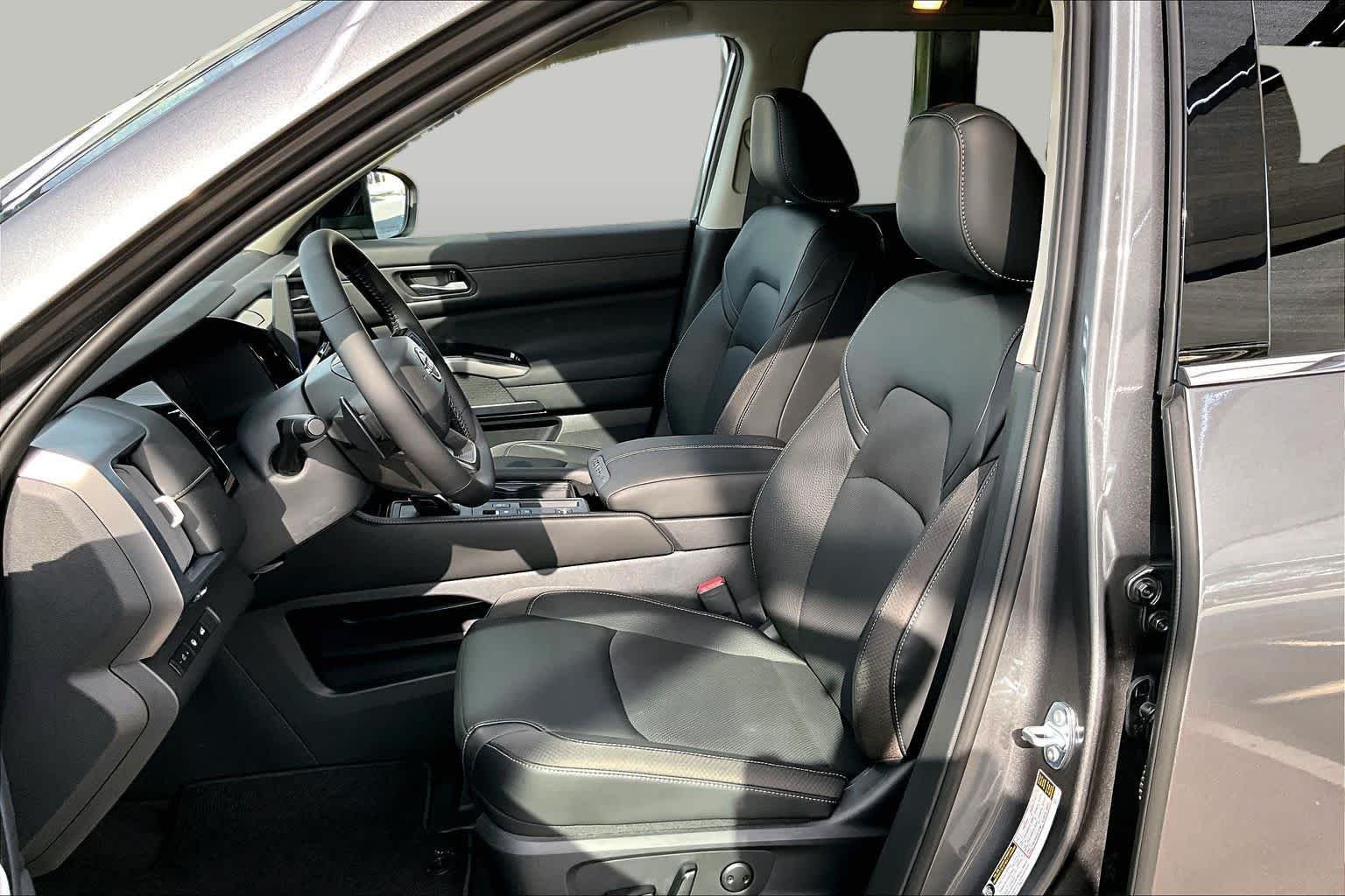 New 2026 Gun Metallic Nissan SL image 9