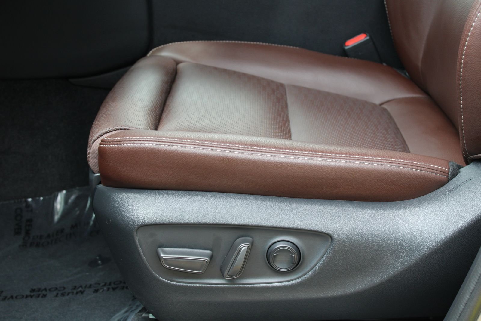 Used 2025  Toyota Base image 34