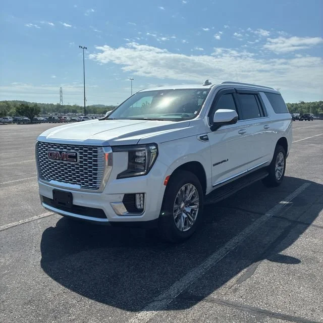 2023 GMC Yukon Denali AWD's photo