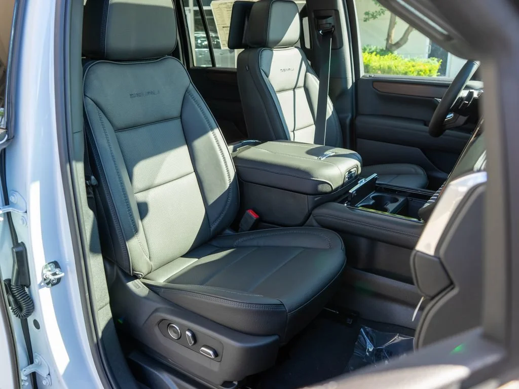 2026 GMC Yukon XL Denali - Photo 9