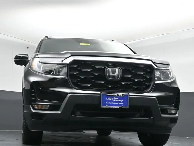 Certified Used 2023 Black Honda EX-L image 39
