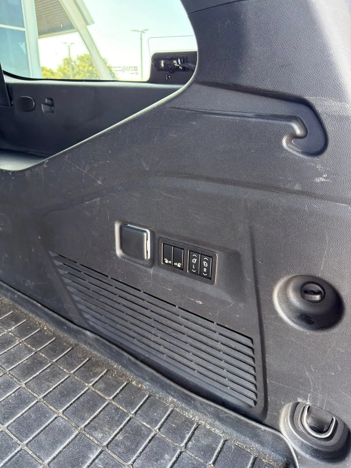 Used 2023 ONYX BLACK GMC Denali Ultimate image 24