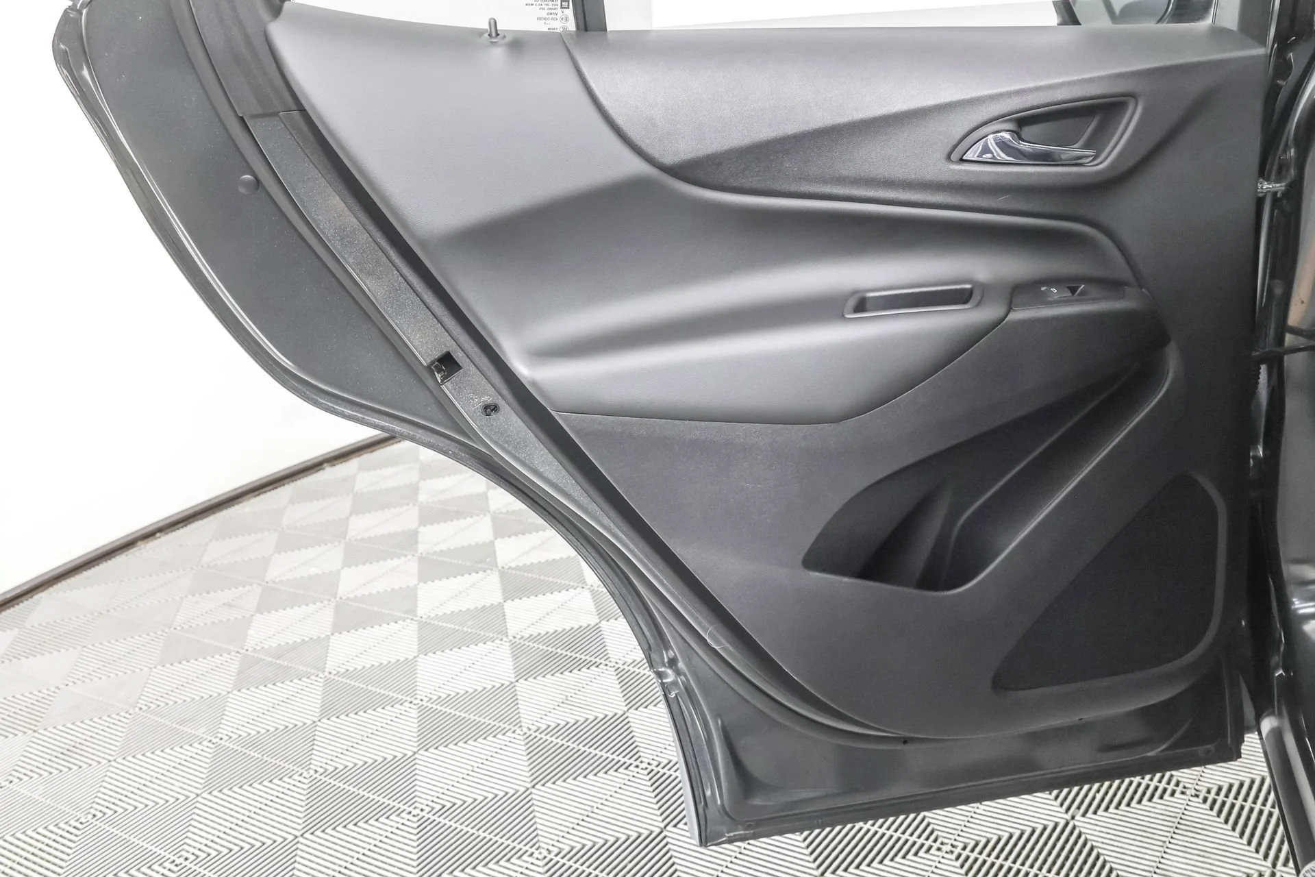 Used 2018 NIGHTFALL GRAY METALLIC Chevrolet LT image 39