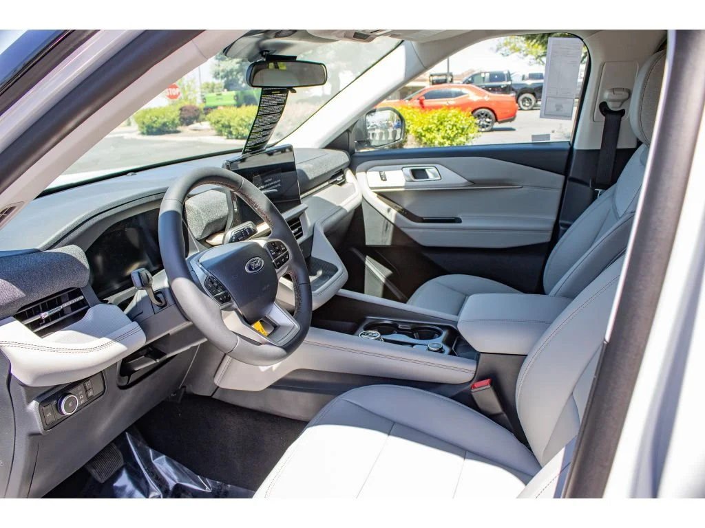 New 2026 SPACE WHITE METALLIC Ford Active w/200A Pkg image 32