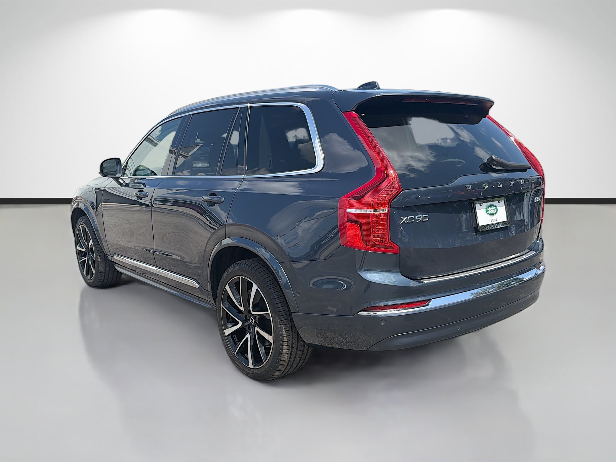 Used 2025 Denim Blue Metallic Volvo Plus image 3