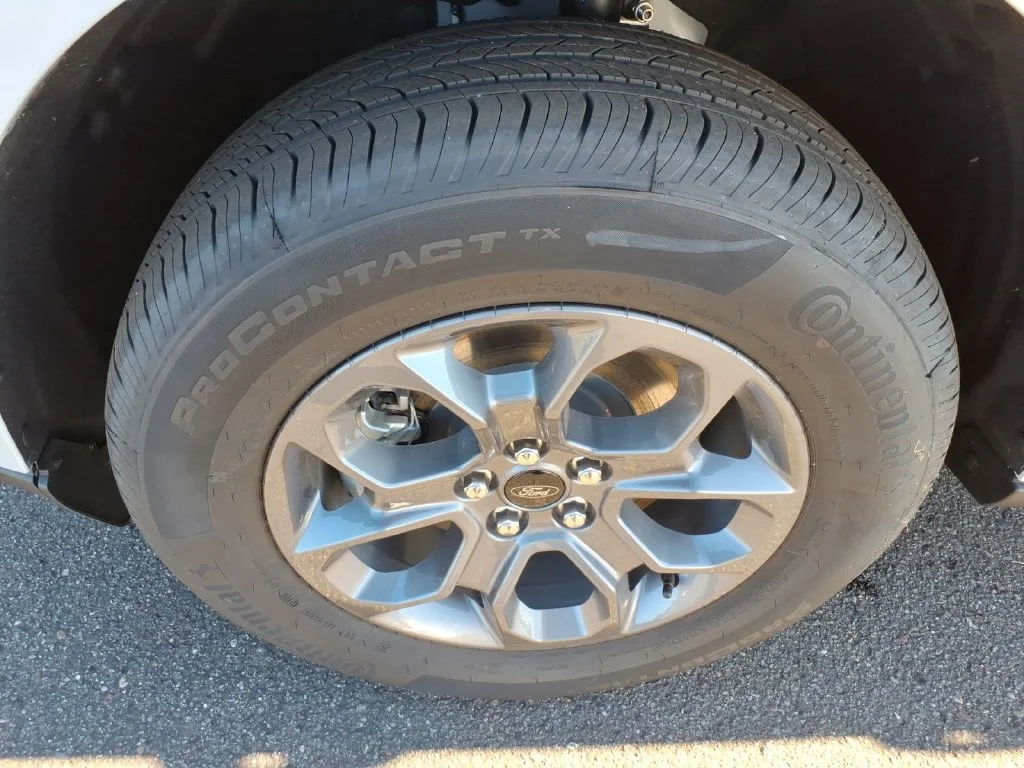 New 2026 Space White Metallic Ford XLT image 9