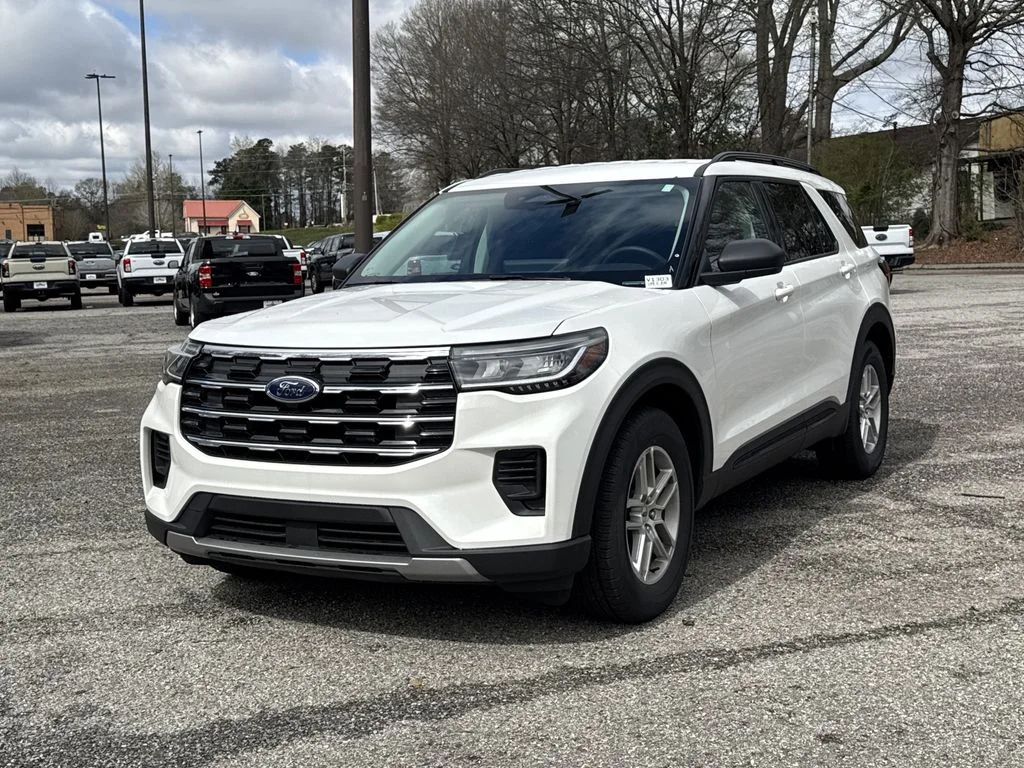 New 2026 Star White Metallic Tri-Coat Ford Active image 3