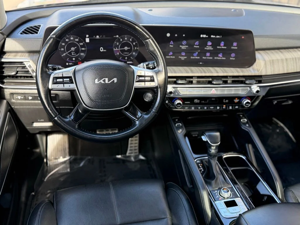 Used 2023 Gray Kia SX image 16