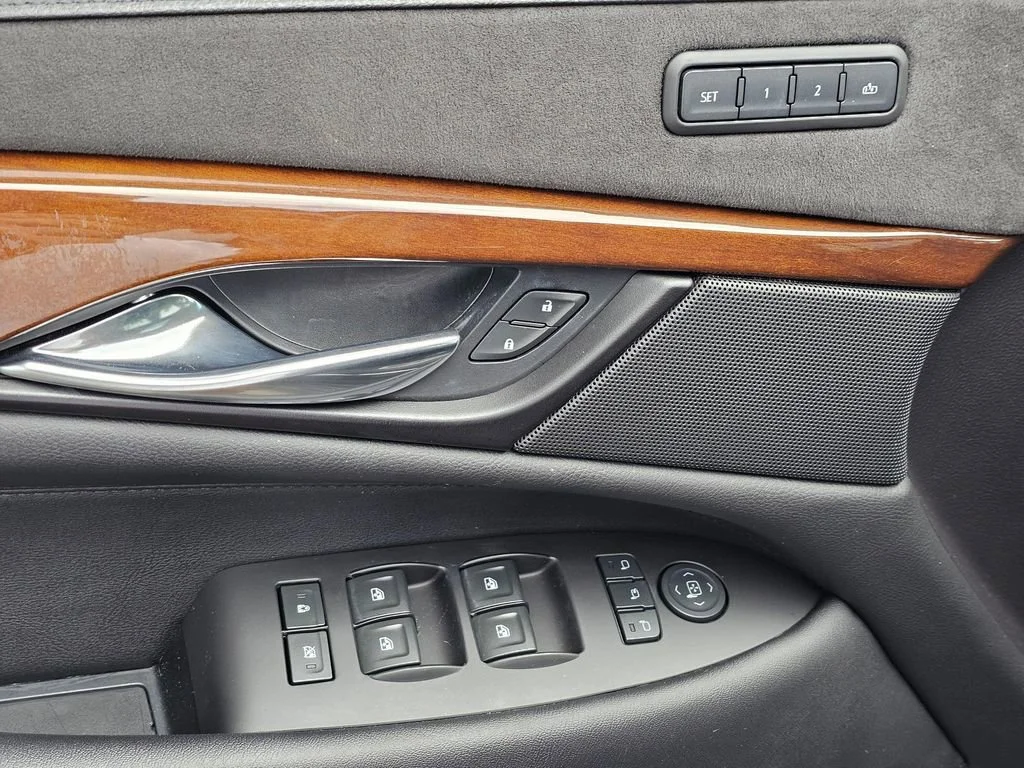 Used 2020 BLACK RAVEN Cadillac Premium Luxury image 26