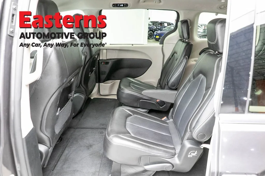 Used 2023 Gray Chrysler Touring L image 22