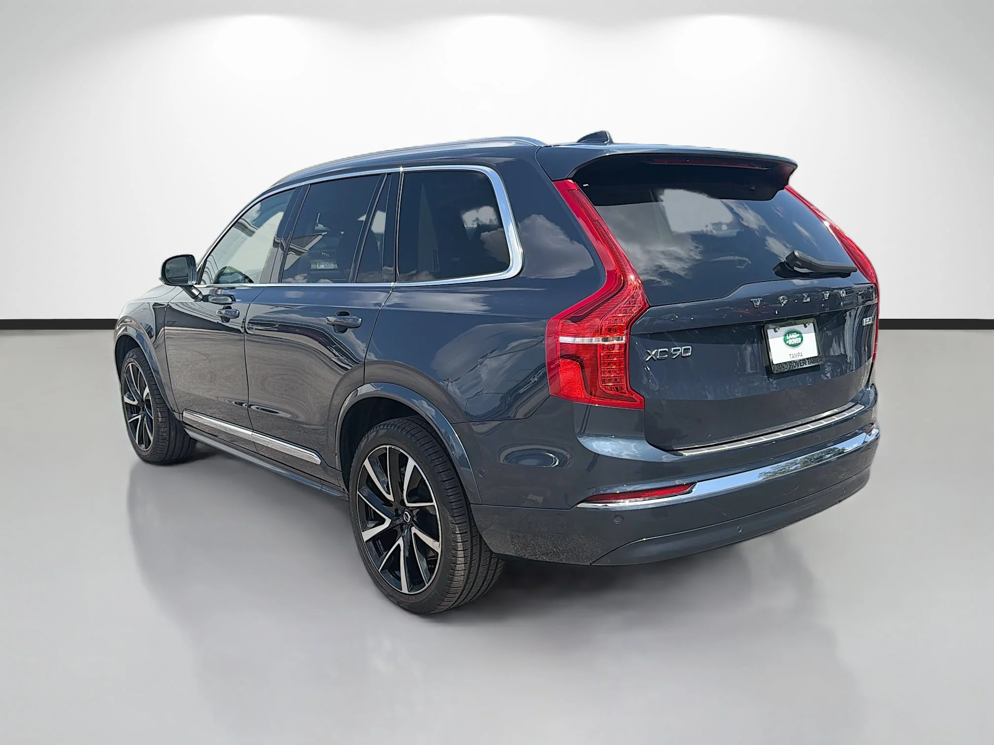 Used 2025 Denim Blue Metallic Volvo Plus image 3