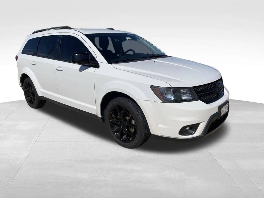 Used 2017 White Dodge SXT image 12