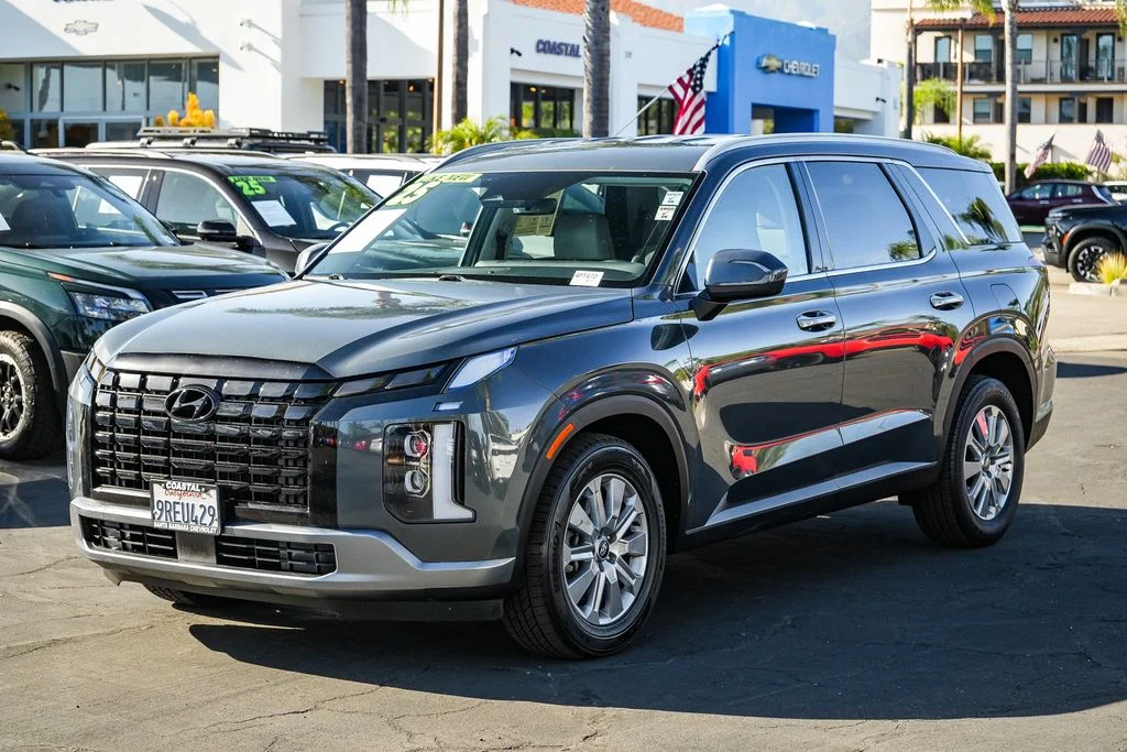 Used 2025 Gray Hyundai SEL image 3