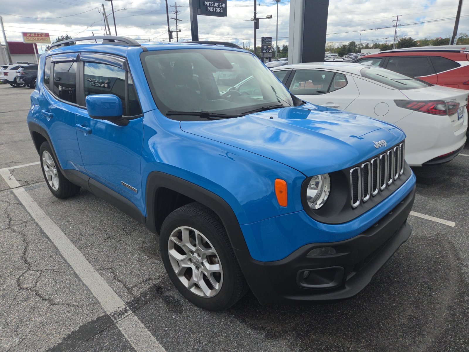 Used 2015 Blue Jeep Latitude image 3
