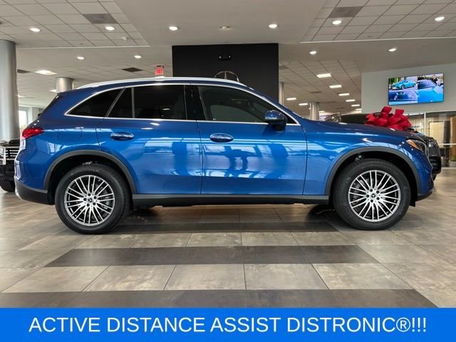 Used 2026 Blue Mercedes-Benz GLC 300 image 2
