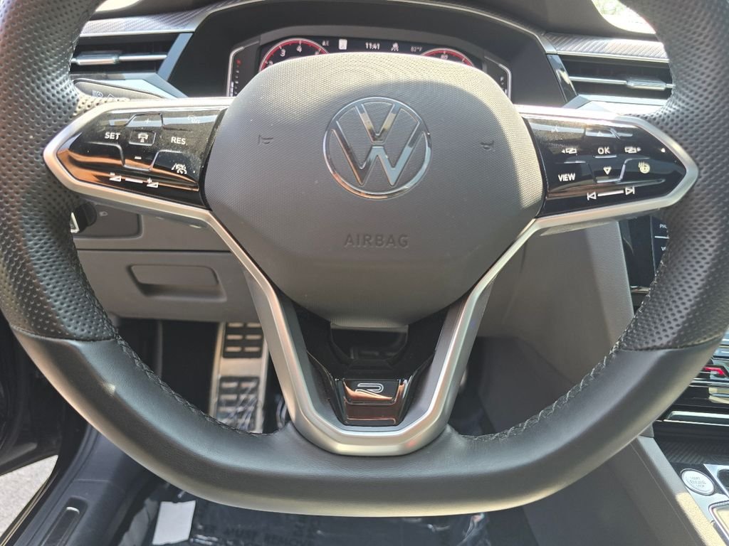 Used 2023  Volkswagen 2.0T SEL R-Line image 38