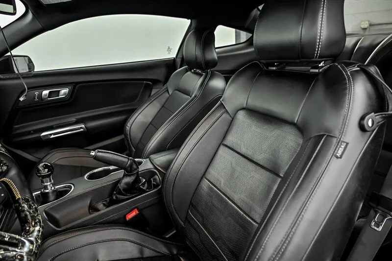 Used 2018 Shadow Black Ford GT Premium image 15