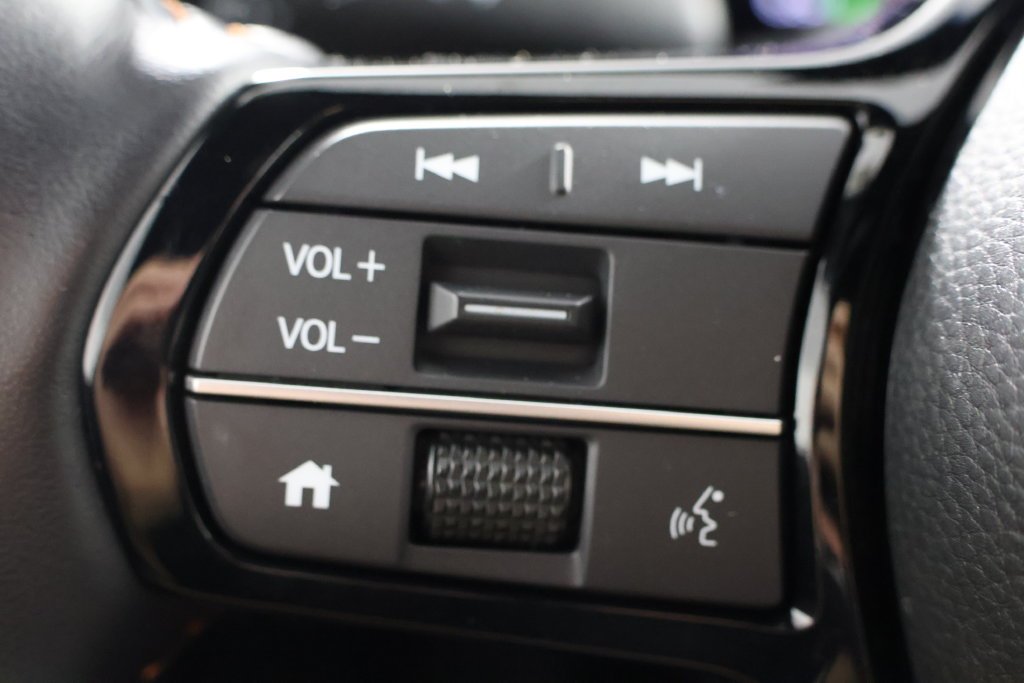 Used 2026 Platinum White Pearl Honda Sport image 11