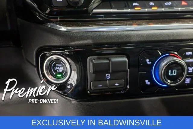 Used 2025 Summit White Chevrolet LT image 24