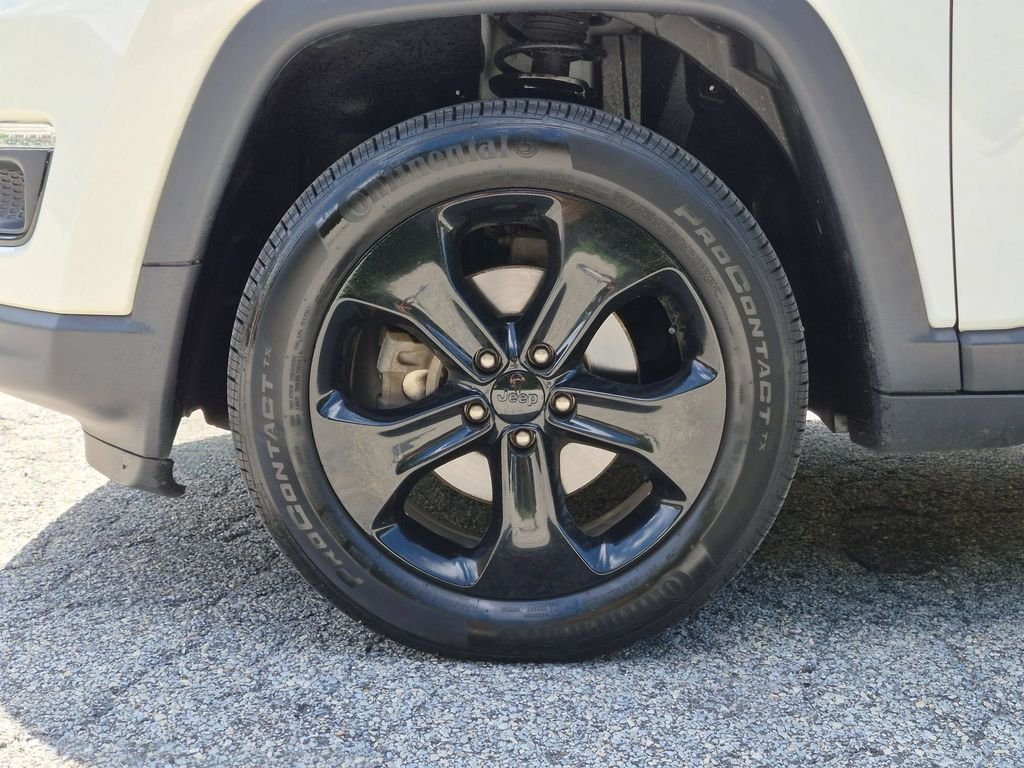 Used 2020 White Jeep Latitude image 29