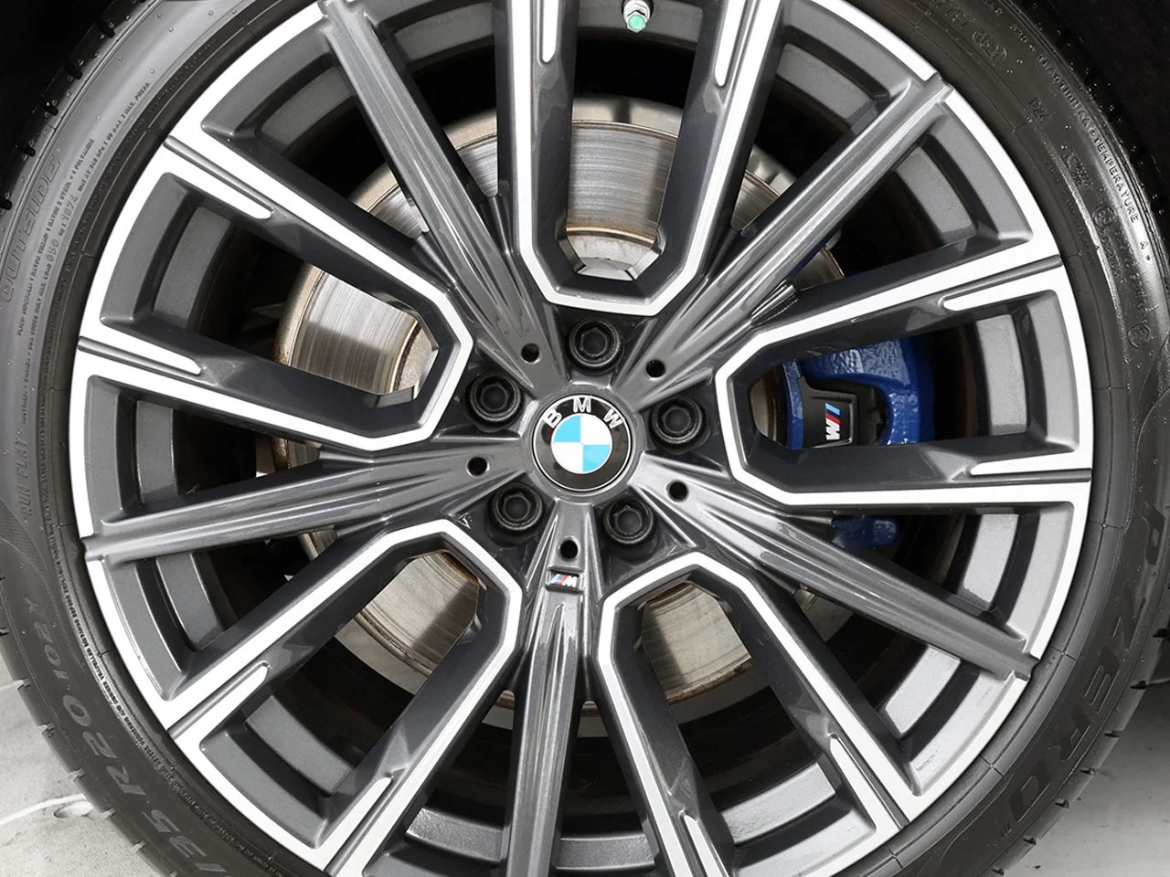 Used 2022 Blue BMW 750i xDrive image 6
