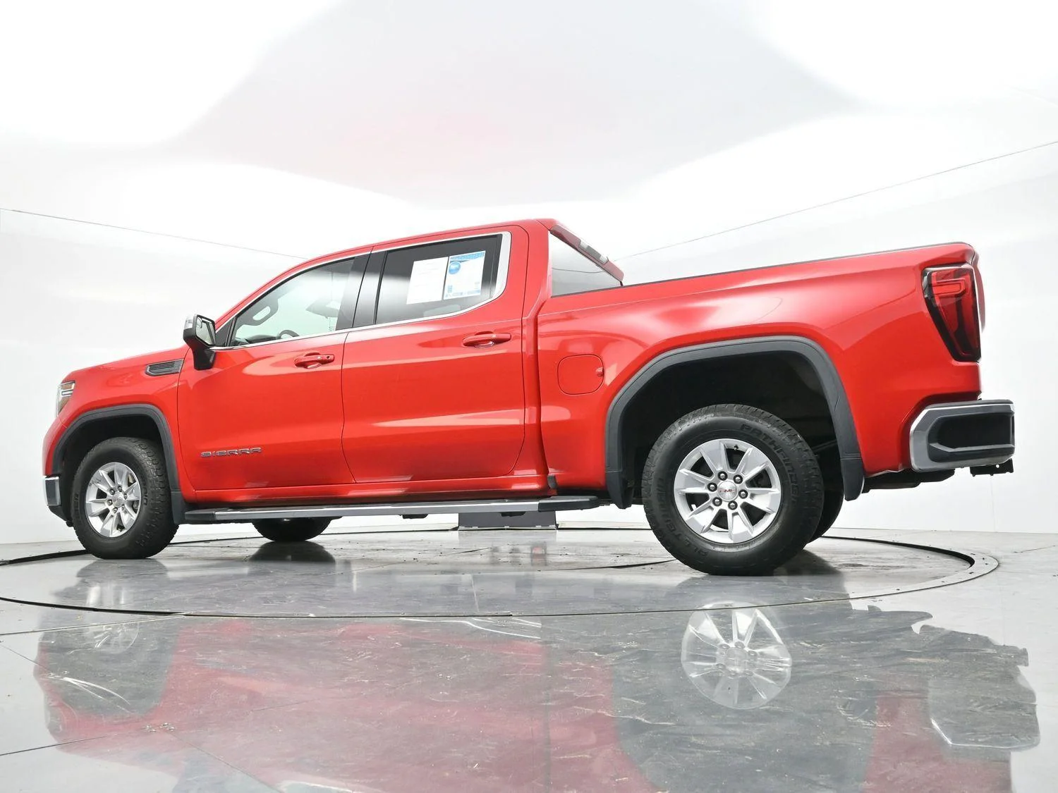 Used 2022 Cardinal Red GMC SLE image 46