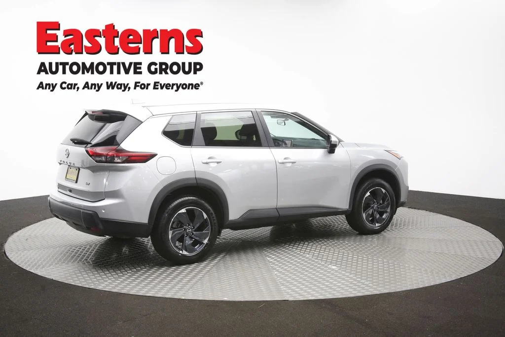 Used 2024 Silver Nissan SV image 41