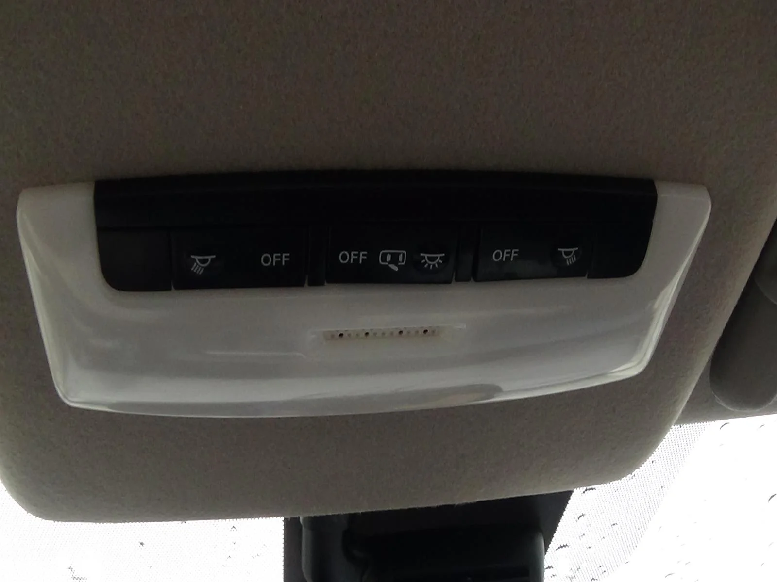 Used 2025 Super Black (kh3) Nissan SV image 27