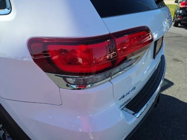 Used 2022 White Jeep Limited image 36